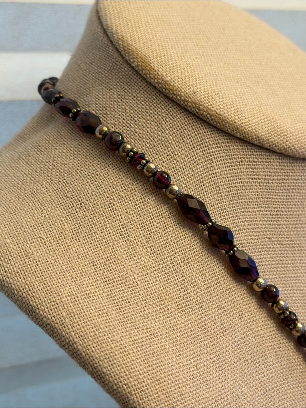 Heart Pendant with faceted garnets & silver beads Necklace - SS lobster clasp - Picture 7 of 10
